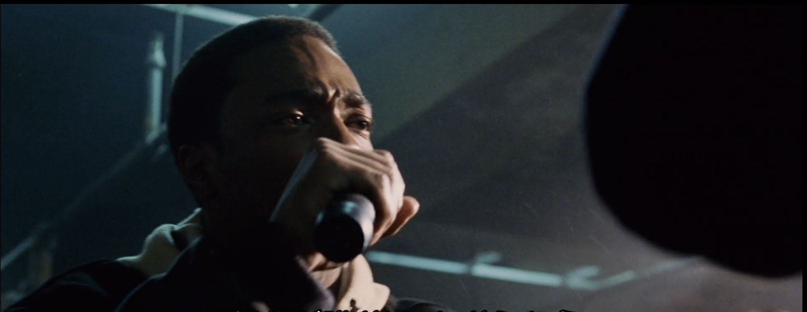 Survival of the Fittestが流れる映画『8 Mile』のシーン画像