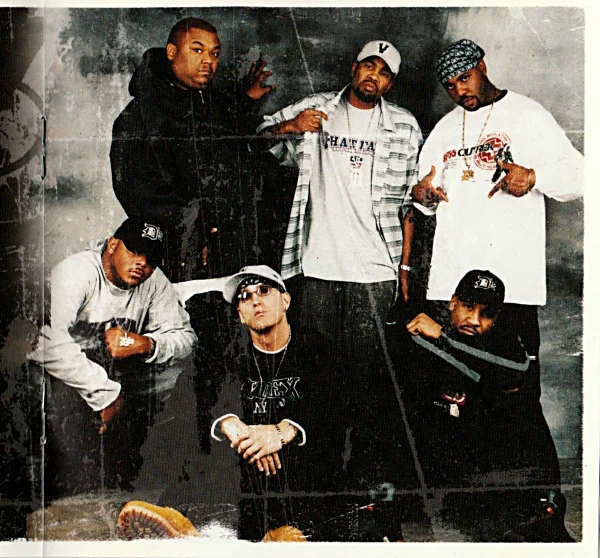 Devil’s Nightのブックレットに写るD12の6人