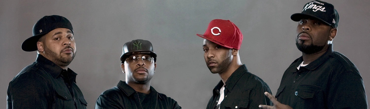 Slaughterhouseの4人が横一列に並ぶ集合写真