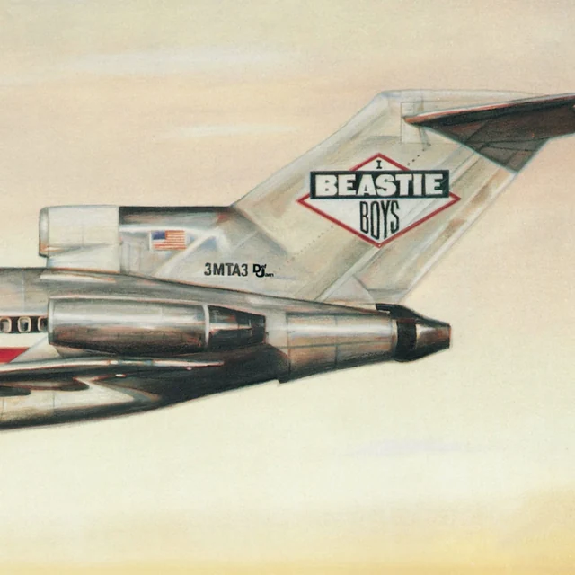 Beastie Boys『Licensed to Ill』1986年の正式フロントジャケット。尾翼と機体後部を描く。