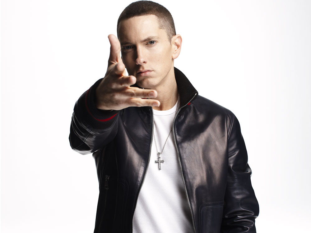 Recovery期の暗い髪色のEminem